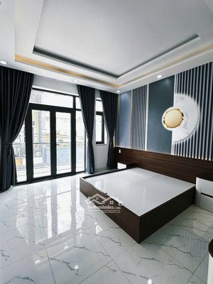 nhà mới 100% - full nội thất - xe hơi đậu cửa.