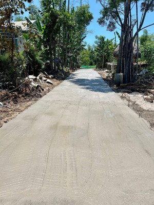 bán lô đất la bông,lô 2 mặt kiệt trước sau ô tô tới nơi dt 100m2 sát trục chính liên thôn giá 1tỷ1