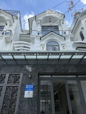 biệt thự mới khu dân cư đồng bộ phú xuân nhà bè diện tích: 90m2 (ngang 6.5m x dài 14m)