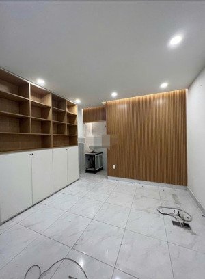 cho thuê mt đường số 6 cư xá bình thới, p. bình thớin quận 11. giá 10tr