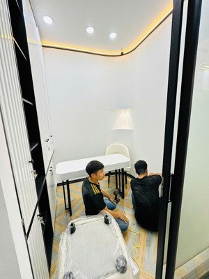 nhà spa bạc tỷ lê văn sỹ chỉ 2 căn ra mt, giá chưa tới 10 tỷ