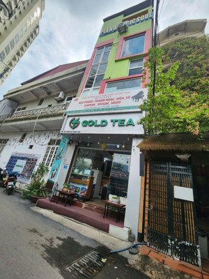 nhà phố trung kính, diện tích: 47m/64m,, xây 4 tầng, mặt tiền 4,8m, ô chờ thang máy, vị trí vip