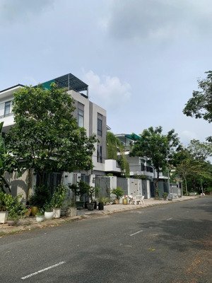 bán lô đất biệt thự song lập 175m2 kdc hưng phú 1 thông liên phường quận 9 giá 72tr/m2.