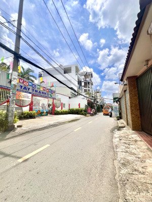 mặt tiền kd có lề, 8 x 25m - cạnh tên lửa, sát tân phú - ngộp - giảm chào 7 tỷ - chỉ còn 14tỷ tl