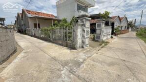 Ngôi nhà cấp 4 diện tích rộng, lô góc 2 mặt tiền, giá mềm nhất làng Lò