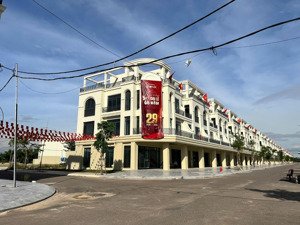 siêu lời. bán nền 80m2 đối diện cổng trường học, view sông. mua ở, đầu tư, tích sản. lh: 