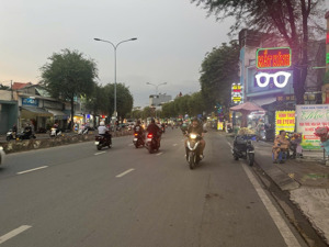 mt đường công hoà diện tích 88m2 2 tầng 5,9x15 gần sân bay tân sơn nhất và công viên hoàng văn thụ