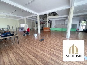 mình có mặt bằng 300m2 trung tâm tp bắc giang