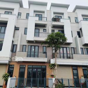 chân đế 9toà chung cư, tại centa diamond căn shopphoues chính chủ cần tiền bán gấp 6p,7w.