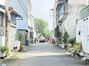 bán gấp đất tại long phước, 2,45 tỷ, 50m2, mặt tiền 5m, ngõ rộng 6m sau chợ long phước 300m