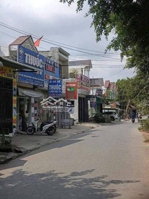 nhà mặt tiền đường nhựa thái hòa buôn bán, sân xe hơi. gia 3t850