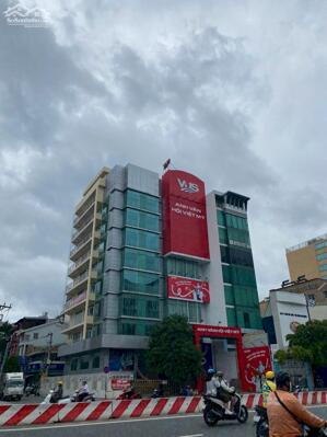 Cho thuê toà nhà Số 105 Cộng Hòa, P12, Quận Tân Bình, TP. HCM Tầng lửng + 8 nổi làm văn phòng.