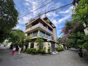 bán căn biệt thự kiều đàm dt 12x21m giá bán: 58 tỷ vị trí đẹp lh: lc chính chủ