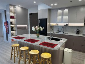 cho thuê căn hộ the antonia, 5pn 3wc, full nội thất, nhà view thoáng