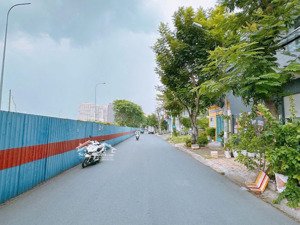 bán căn hộ q7 phạm hữu lầu. giá: 4.6 tỷ. sổ hồng. dt: 124m2