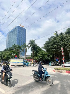 liền kề mặt phố xa la , hà đông 100m x 5tầng x mt5m , kinh doanh , ở sướng , tiện ích đủ đầy