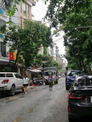 mảnh đất hiếm hồng hà , ba đình 65m2 giá 16.5 tỷ . ô tô đỗ ngày đêm vỉa hè đá bóng hàng hót