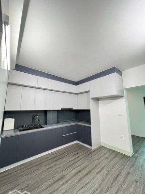 nhà 5 tầng mặt phố kinh doanh, trung tâm hà đông, gần trường học, bệnh viện. 40m2, mt rộng 4m.