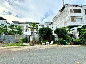 chỉ 24 tỷ- dt 14x21m(290m2) đường 10m thông thoáng vị trí vàng ngay st gigamall, phạm văn đồng