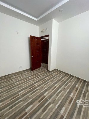 nhà q4 góc 2 mặt hẻm 5 tầng hàng hot siêu hiếm khó tìm thu nhập sẵn 30tr/tháng giá chỉ 6 tỷ hơn