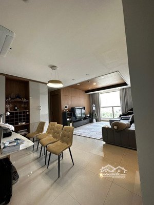 chính chủ cần bán căn 3n2vs starlake tây hồ tây tầng đẹp , giá rẻ nhất toà.lh:0986270564