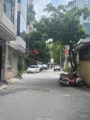 siêu phẩm hàm nghi 6 tầng gara ô tô ở ngay chỉ 1 căn!