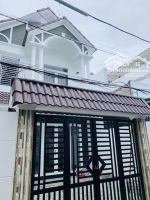 chủ gửi bán gấp nhà bình chánh. sổ hồng riêng. giá 1 tỷ 250 triệu