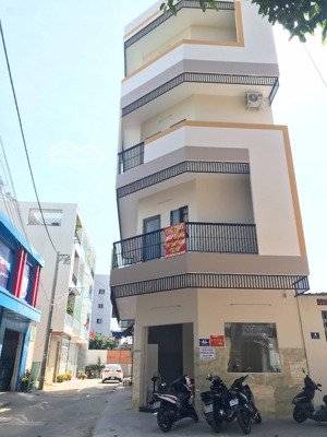 góc 2 mt đô đốc long 4x10 2 tầng giá 7.2 tỷ