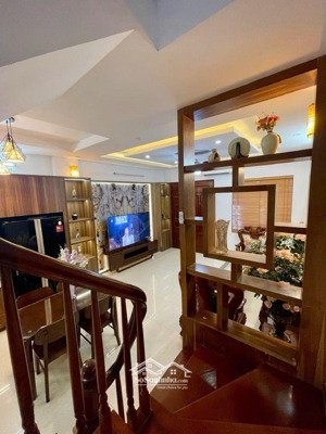 siêu hiếm mỹ đình , 50m chỉ 9 tỷ.15m oto đỗ , ngõ rộng thông , nội thất đầy đủ , chủ mát tính