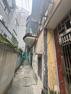 bán đất tặng nhà 2 tầng ngõ đào tấn, ba đình - diện tích và mặt tiền rộng - giá 17.5 tỷ