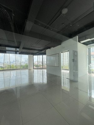 cho thuê văn phòng mặt tiền đường d1 giá 135tr/th tại him lam kênh tẻ