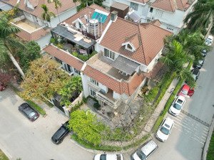 chủ nhà cần bán biệt thự góc g1 khu đô thị ciputra tây hồ 317m2 xây 3 tầng.