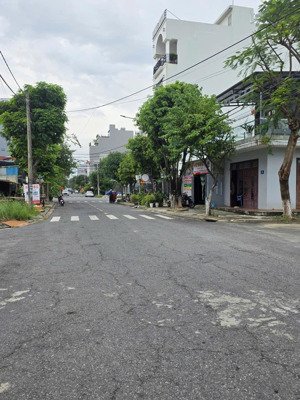 siêu vị trí! lô góc 2 mặt tiền phạm vấn + tân phú 2 sơn trà, sát tháp đôi sun costa, vị trí vàng