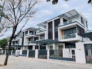 cho thuê nhà phố, biệt thự tiện vừa ở, vừa kd online, văn phòng đều đẹp, đường lớn, đủ đồ.