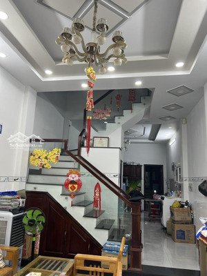 bán nhà 4 tầng hẻm 6m thông phường linh đông giá 8tỷ250 thương lượng