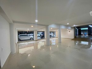 vị trí căn góc 2mt kế bên đại học hutech giá chỉ ~236 triệu/m²