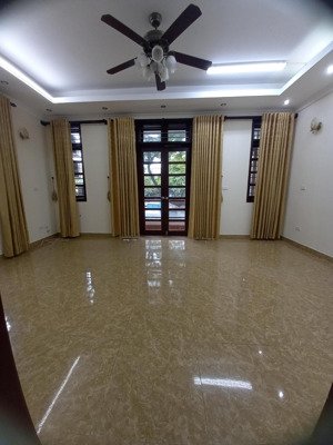 cho thuê nhà nguyên căn lô góc vũ phạm hàm, trung yên, trung kính 70m2 x 6 tầng