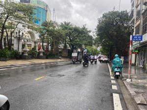 nhỉnh 8 tỷ có ngay nhà 3 tầng công năng sử dụng đầy đủ, dt 59m2, mt 5m phố đội cấn, ba đình