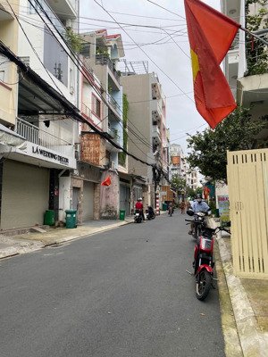 chỉ 8,5 tỷ có ngay nhà hẻm xe hơi cộng hòa p.13, tân bình - 4 x 11m- 2 tầng kiên cố