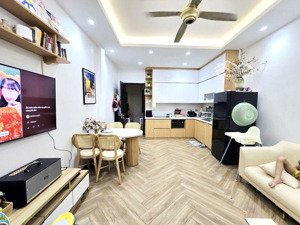 bán gấp 36m2, lạc long quân, ô tô đỗ cửa, kd, chỉ 10.4 tỷ