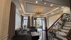 cho thuê biệt thự hẻm xe hơi lê thị chợ, p.phú thuận , mặt tiền thoáng, có chỗ đậu ô tô