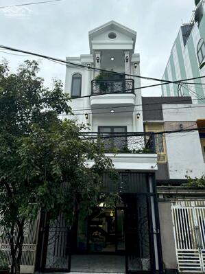 NHÀ MẶT PHỐ 1 TRỆT 2 LẦU 125M2 FULL NỘI THẤT GIÁ SỐC CHỈ 2,6 TỶ - NGAY TT THỦ DẦU MỘT