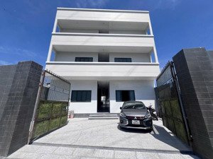 bán toà nhà chdv 40 phòng 11m x 36m phường hiệp phú - 400m2 / 26 tỷ - hđ thuê 100tr/ tháng