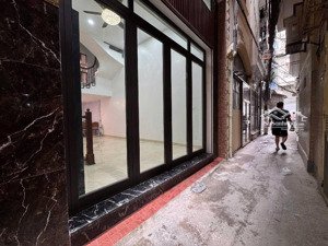 đường giải phóng - ngõ thông lê thanh nghị trần đại nghĩa - full nội thất - ở luôn. nhỉnh 14 tỷ