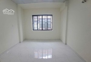 bán nhà 3 tầng, kha vạn cân ( đối diện trung tâm gigamall )