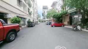 phố vip trần quốc hoàn. phân lô ô tô vào nhà. mặt tiền 5.9m. vỉa hè kinh doanh. 5 tầng đẹp. 26.5tỷ