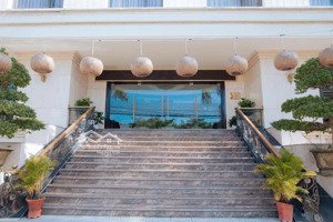 khách sạn góc 2 mặt tiền đông kinh nghĩa thục đối diện công viên hồ nghinh. doanh thu 12 tỷ/năm