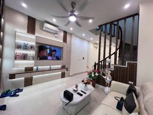 đình thôn nhà đẹp 4 tầng 5 ngủ ngõ 2 ô tô full nội thất