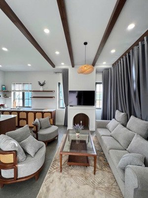 shock! biệt thự khách sạn nova pt, 10m ngang, mt đường 16 mét view biển, chỉ 6 tỉ full nt cao cấp!!