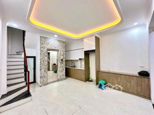 trường chinh, gần đại học y hà nội, ngã tư sở, 7 tầng thang máy, nhà đẹp mới xây 37m/mt 4,8m/9,8tỷ.